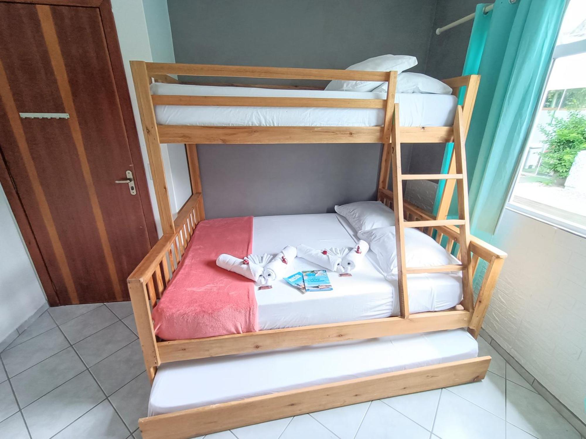 Hostel Casa Da Vo Rosa โกเวร์นาดอร์ เซลโซ รามอส ภายนอก รูปภาพ